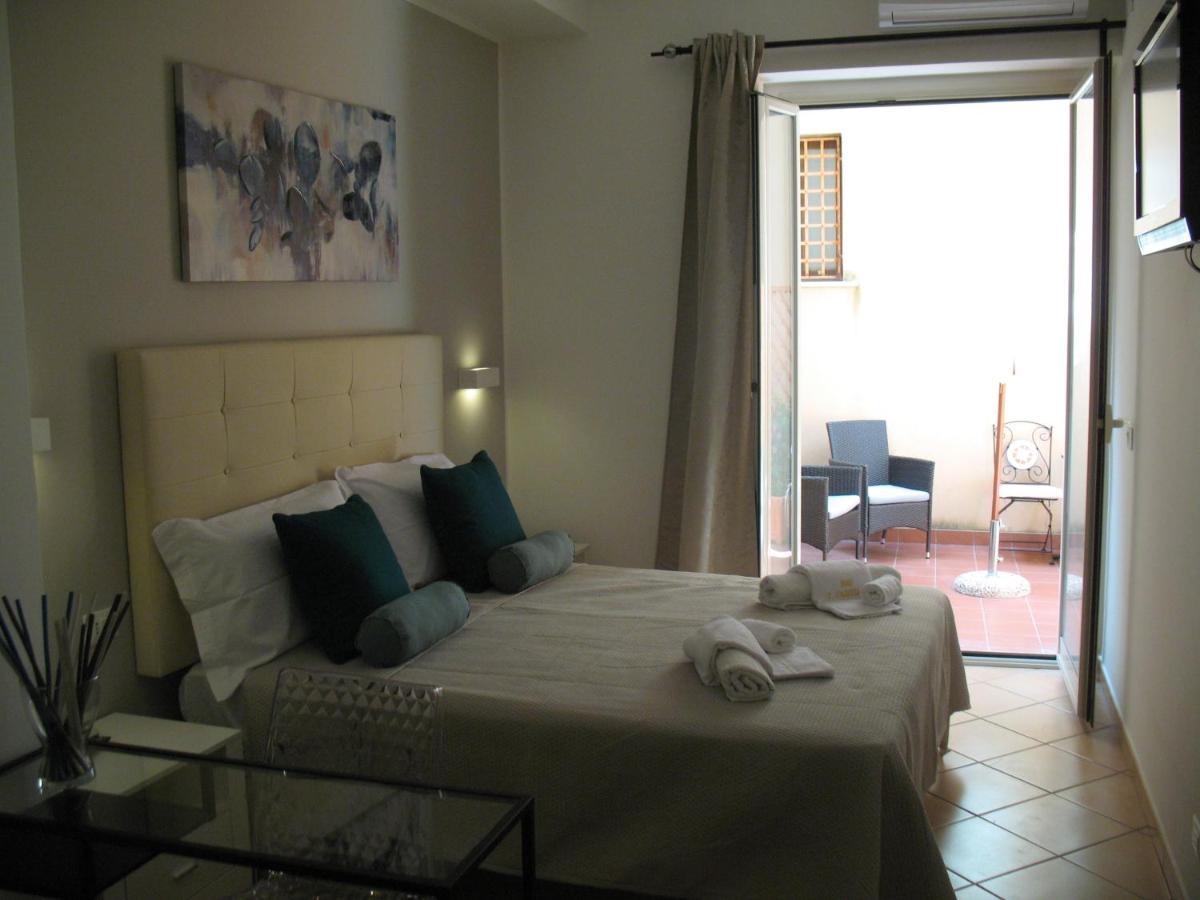 Bed&Bed Tommaso Fazzello Only Rooms Taormine Extérieur photo