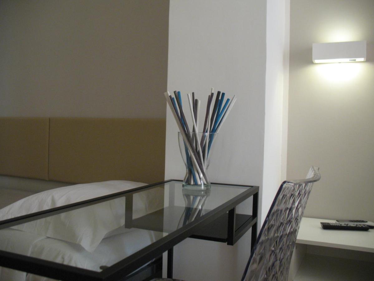 Bed&Bed Tommaso Fazzello Only Rooms Taormine Extérieur photo